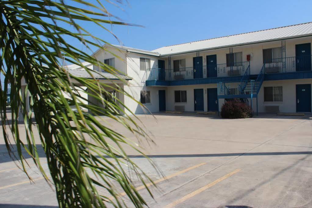 Texas Inn San Benito Near Harlingen Zewnętrze zdjęcie